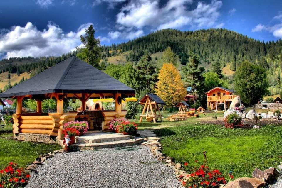 Hotel Casa Baciu Fundu Moldovei Exteriér fotografie